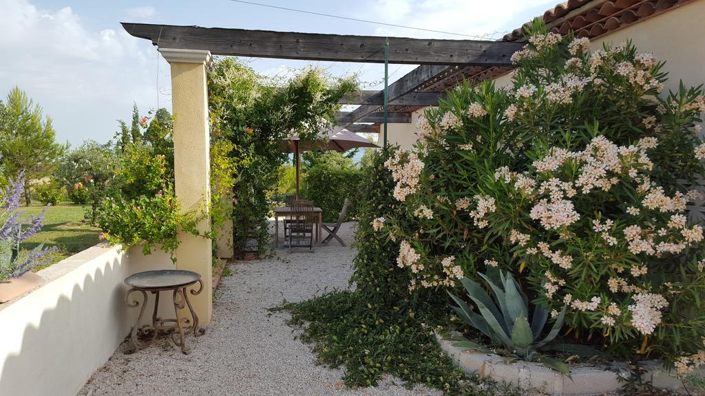 Lamanderie En Provence Bed and Breakfast Alleins Exterior foto
